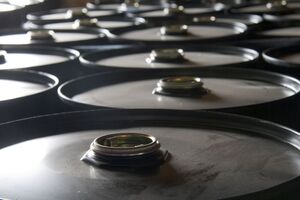 По данным СМИ, Россия сейчас продает нефть с внушительной скидкой