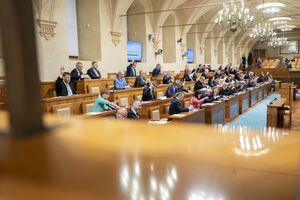 Рішення про визнання Голодомору геноцидом українців підтримав 51 із 55 сенаторів, які були присутніми на засіданні