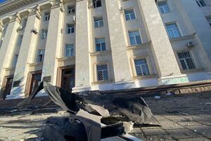 Россияне ударили по самому центру Херсона