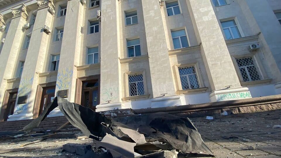 Росіяни вдарили по самому центру Херсона