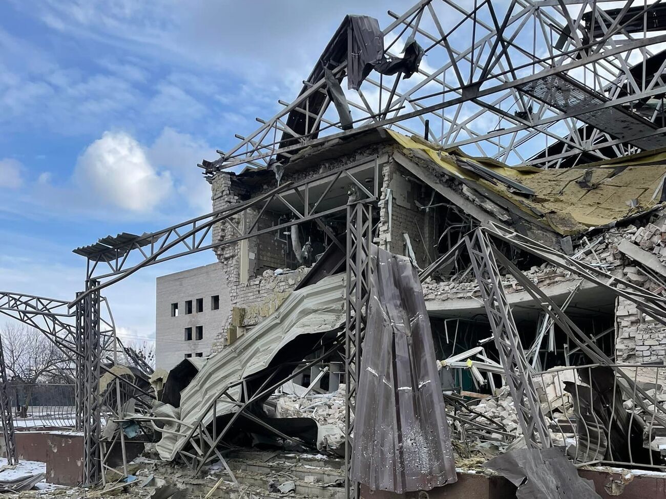 В изюмской больнице разгромлены четыре операционных блока и реанимация, сообщают в Офисе президента