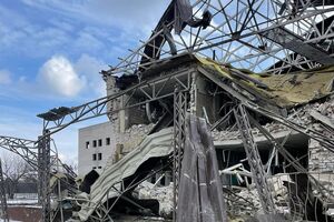 В изюмской больнице разгромлены четыре операционных блока и реанимация, сообщают в Офисе президента