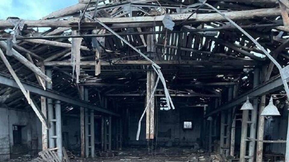 У Бахмуті внаслідок обстрілів пошкоджено будівлю агроскладу