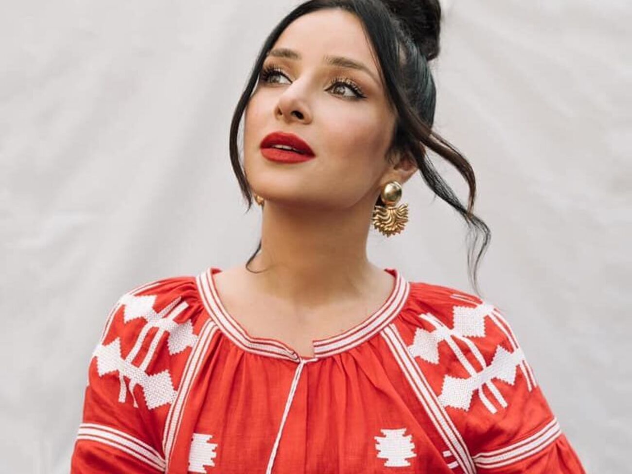 Огневич: Когда записывала песню, думала о женщинах, которым она посвящена и их горю, погибшим героям на войне. И точно не думала о творчестве других артистов