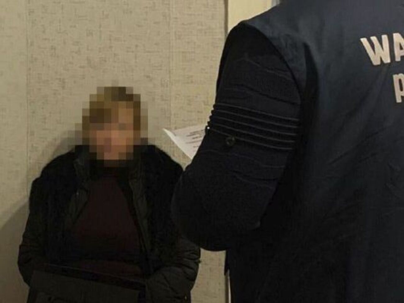 Следователи Службы безопасности сообщили задержанной о подозрении по статье о коллаборационной деятельности