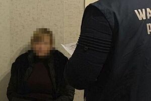 Следователи Службы безопасности сообщили задержанной о подозрении по статье о коллаборационной деятельности