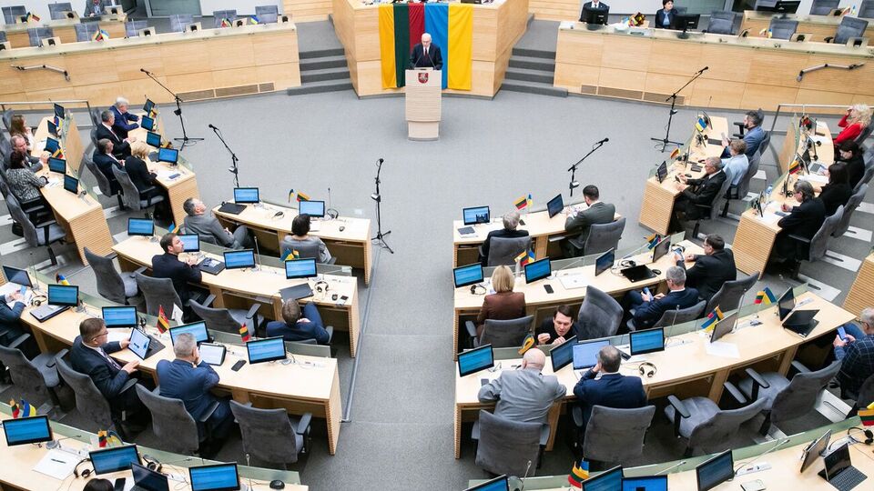 Документ о запрете на оружие для россиян и белорусов поддержали 106 депутатов Сейма Литвы