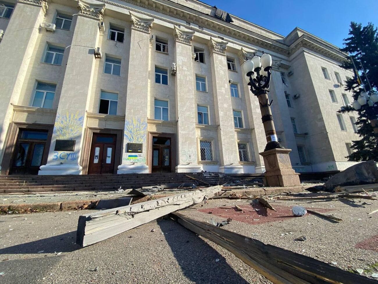 Враг второй день подряд атакует&nbsp;Херсон, отметили в ОВА