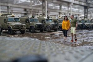 Підприємиця Молчанова придбала для військових броньовані автомобілі