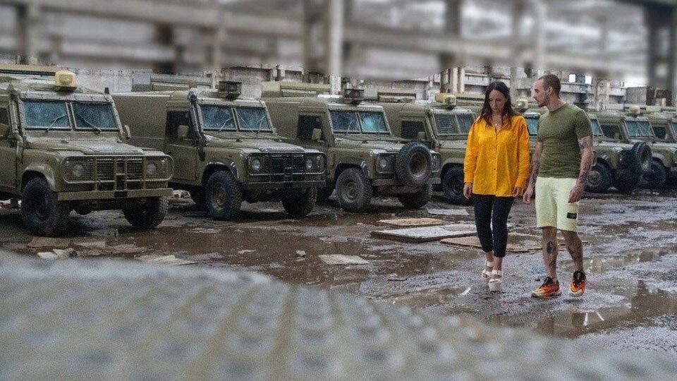 Підприємиця Молчанова придбала для військових броньовані автомобілі