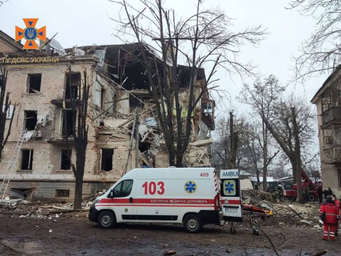 Один из подъездов дома разрушен в результате удара
