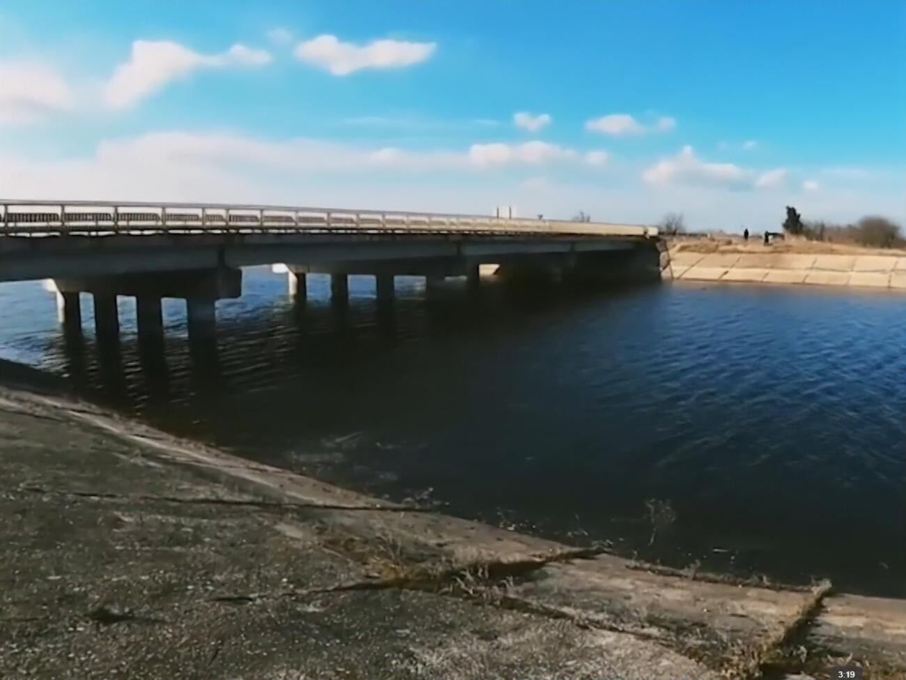 Оккупанты разрушили временную дамбу, автомобильный мост и главное перегородочное сооружение Северо-Крымского канала в феврале