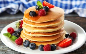 Запекать панкейки необходимо до румяной корочки в духовке, разогретой до 220 °C