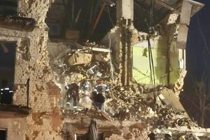 Рятувальники вночі виявили тіло загиблого малюка під час розбирання завалів