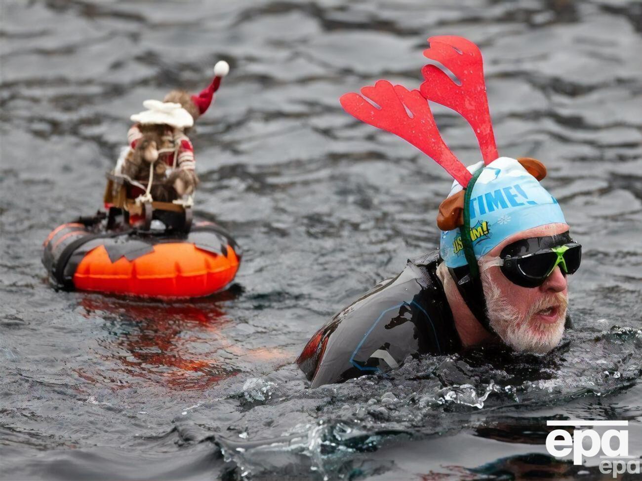 Участники заплыва были с поплавками