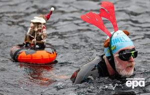 Участники заплыва были с поплавками