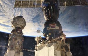 Через проблеми із "Союзом" не змогли вийти у відкритий космос російські космонавти