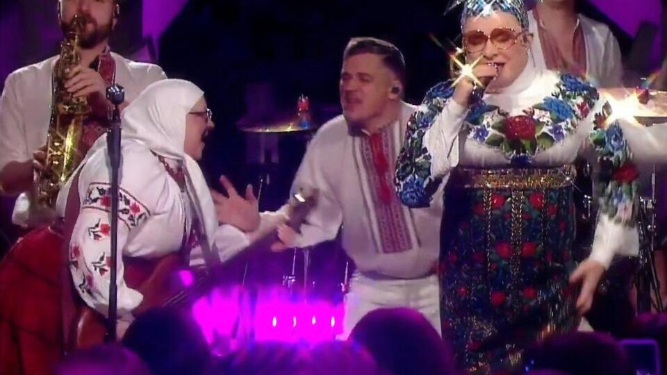Сердючка виконала пісню "Є пропозиція"