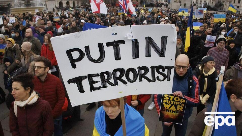 Приблизно 200 тис. українців отримали британську візу з початку війни, зазначив Пристайко