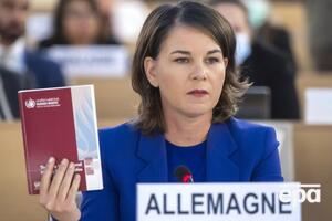 Бербок заявила, что сейчас наблюдается "что угодно, только не честные признаки" вывода войск РФ с украинской территории