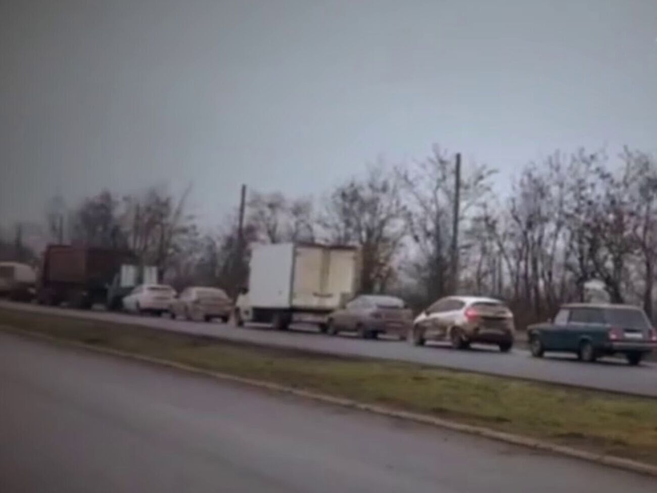 Затор від села Безіменне до кордону з Московією понад 30 км, зазначив Андрющенко