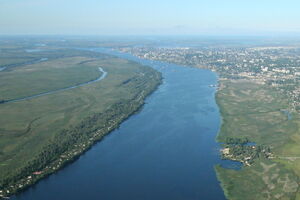 64-летний мужчина на лодке направлялся в Херсон с левого берега реки Днепр