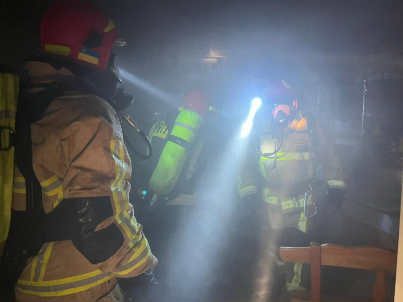 На місцях ворожих ударів працюють рятувальники