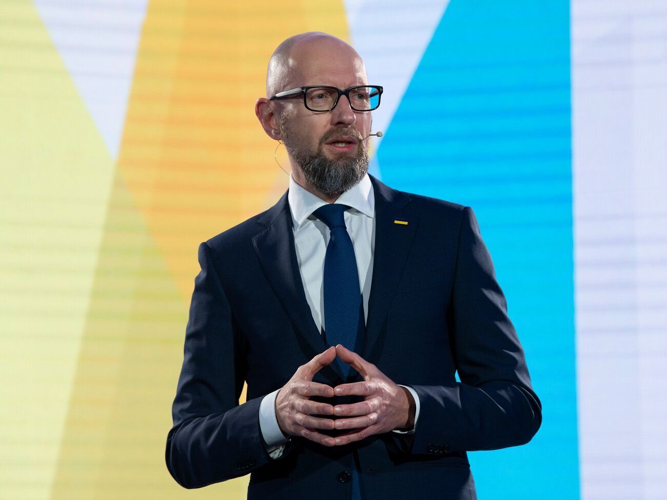 У оккупантов нет ничего святого. В Бородянке они устроили свой штаб посреди центра для особых деток, а на его территории размещали РСЗО