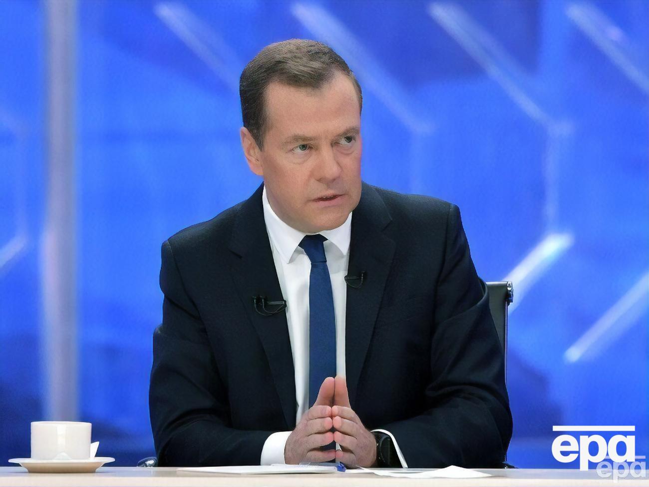 Говорят, что Медведев злоупотребляет алкоголем