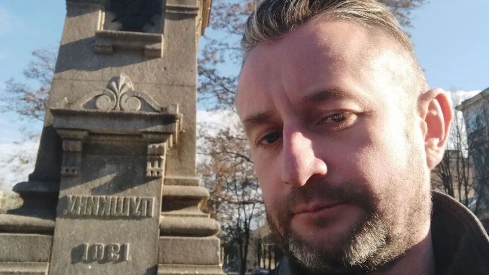Жадан: Да – несколько недель назад был в Днепре. Да – фотографировался. Да – не имею к этому никакого отношения