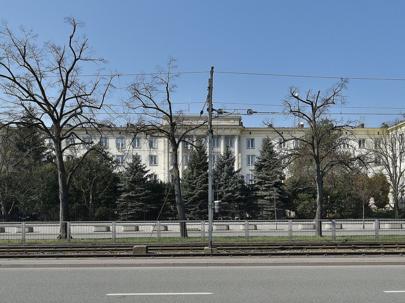 У приміщенні ГУ поліції у Варшаві вибухнув предмет, який подарували польським поліцейським під час їхнього робочого візиту до України 11–12 грудня, повідомляли в МВС Польщі