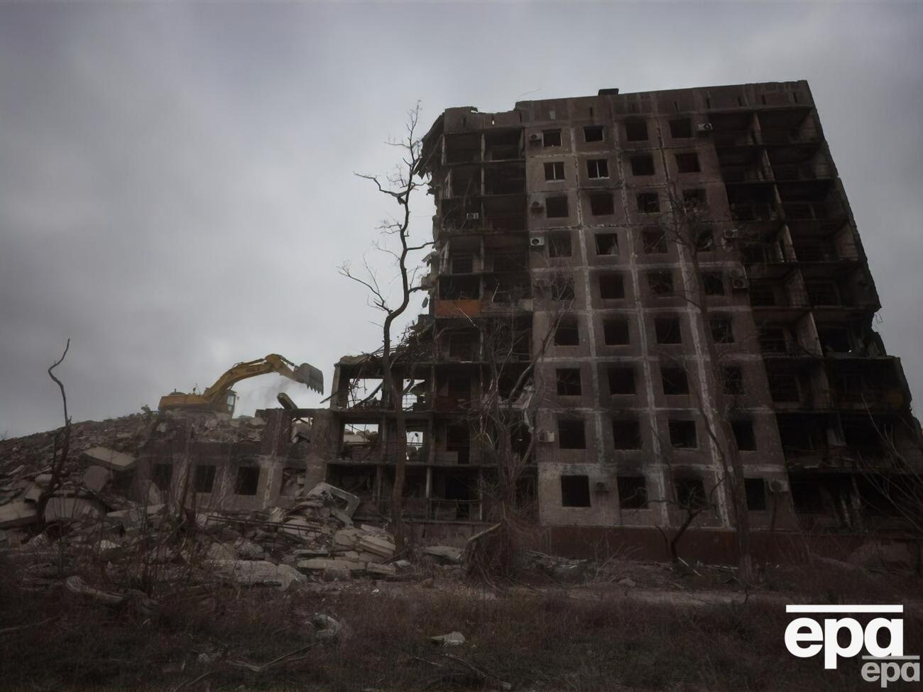 У Маріуполі триває знесення будівель