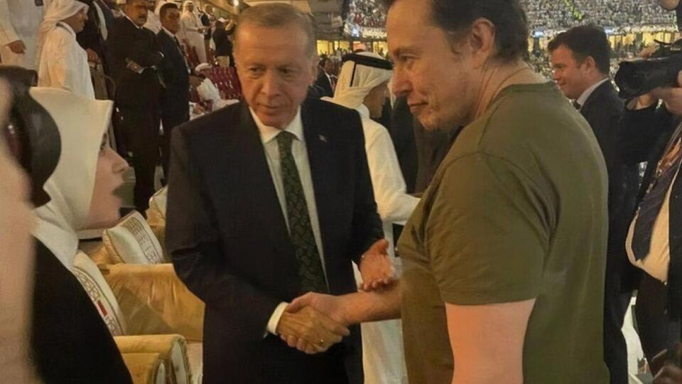 Ердоган відпустив руку Маска за 40 секунд після початку рукостискання