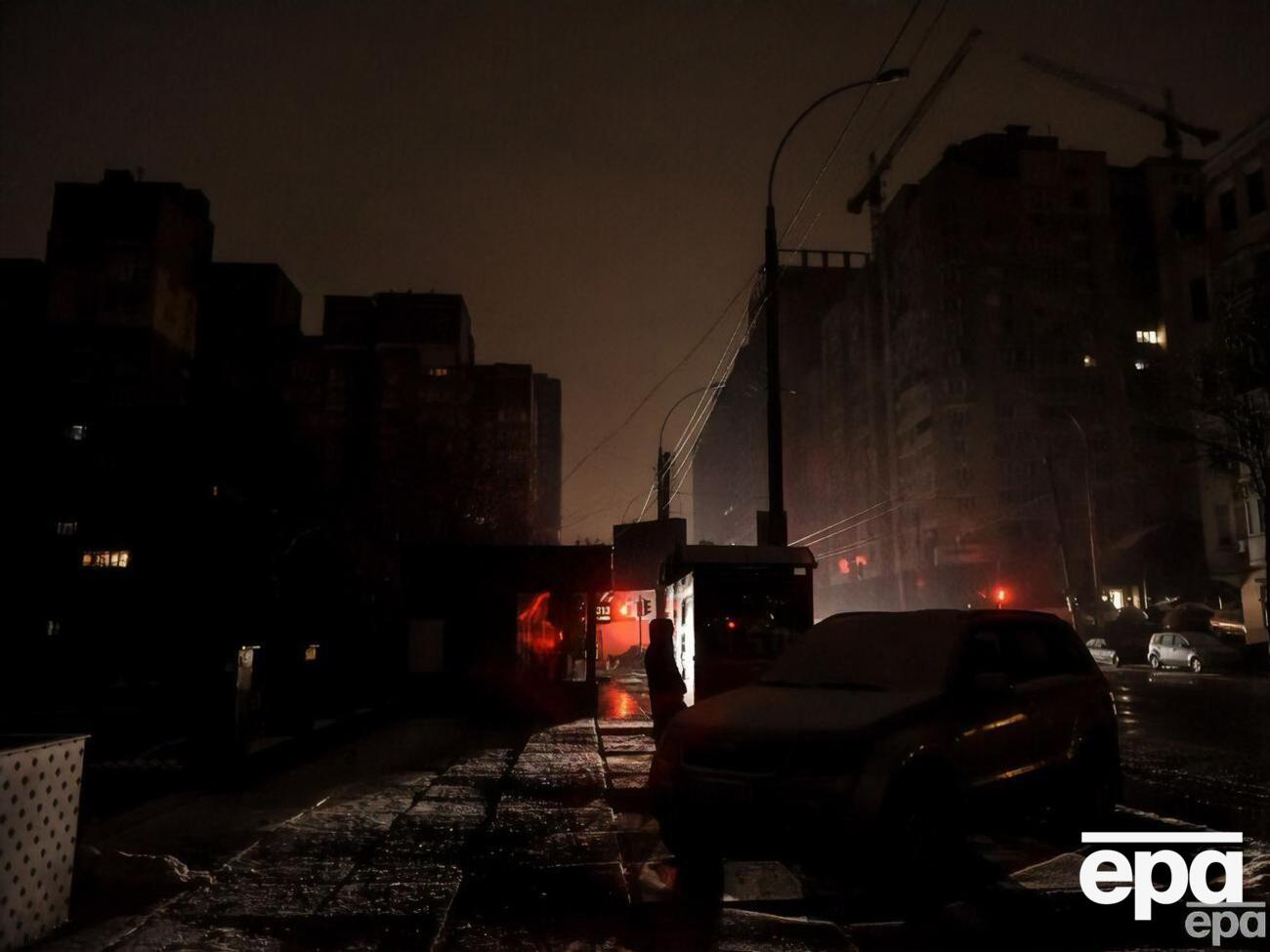 После включения света киевляне начинают использовать все электроприборы и создают сильную нагрузку, поясняют в Yasno