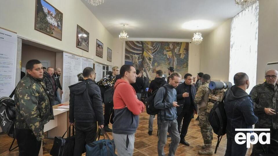 "Дождь" просил слушателей сообщать, "как мобилизованные служат на фронте", и "о проблемах в российской армии"
