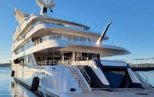 Royal Romance относится к самым большим яхтам в мире, отметили в АРМА