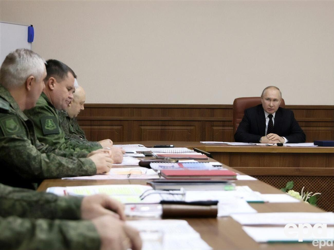 У Британії назвали мету зустрічі Путіна з військовим командуванням