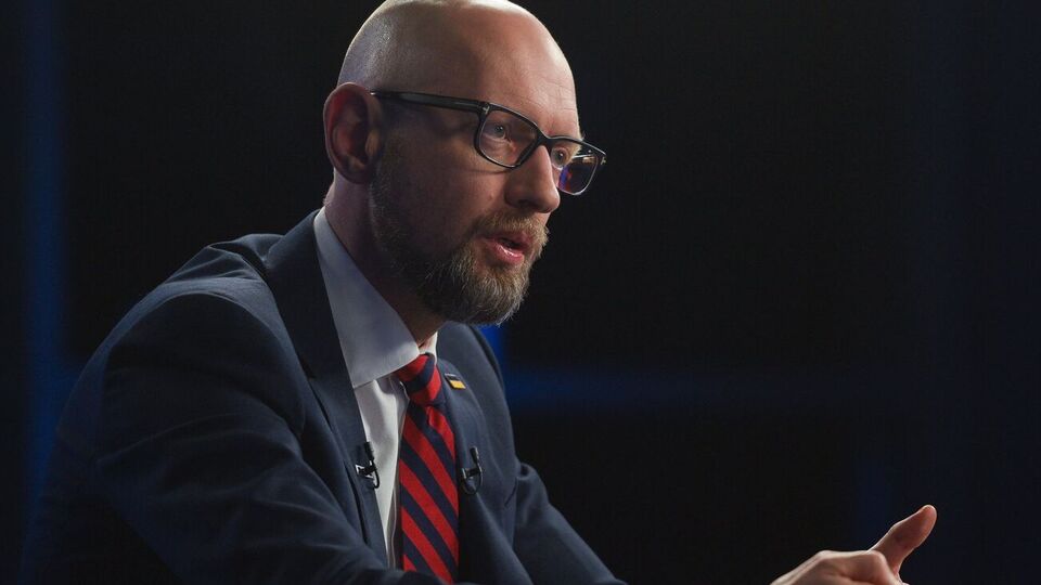 Яценюк выразил надежду, что серьезные события на фронте произойдут после интервью Залужного