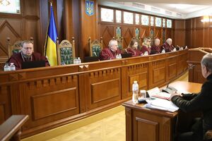 Комиссия посоветовала назначить в консультативную группу экспертов, которая будет проверять кандидатов в КСУ, седьмого члена из международных экспертов