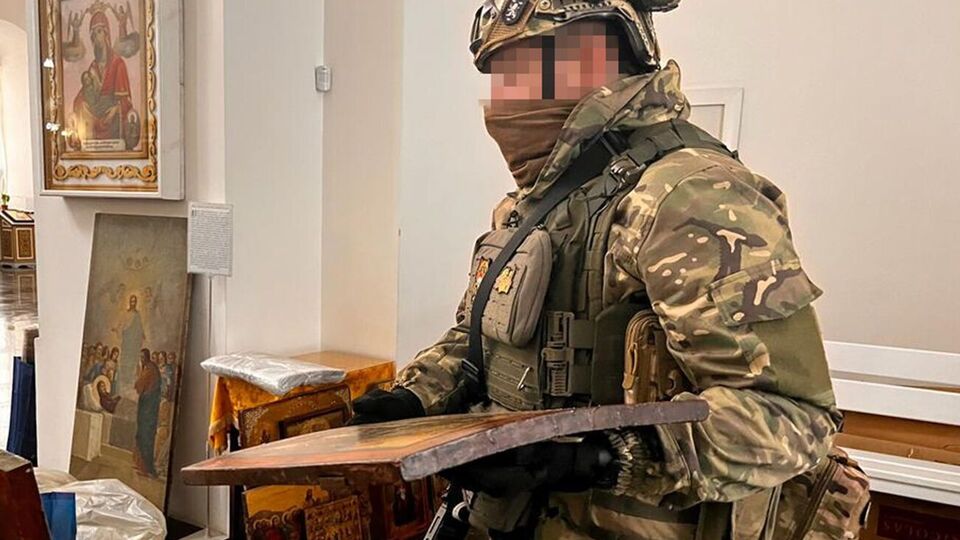 После освобождения Херсона сотрудники СБУ обнаружили похищенные иконы на территории Успенского собора