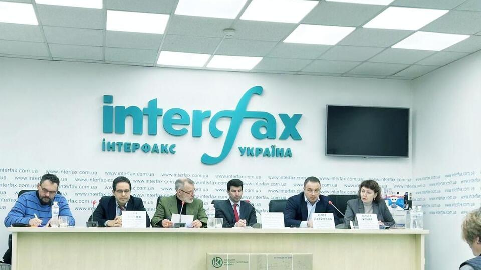 Арад Бенке: Посольство будет продолжать тщательно следить за тем, как развивается расследование