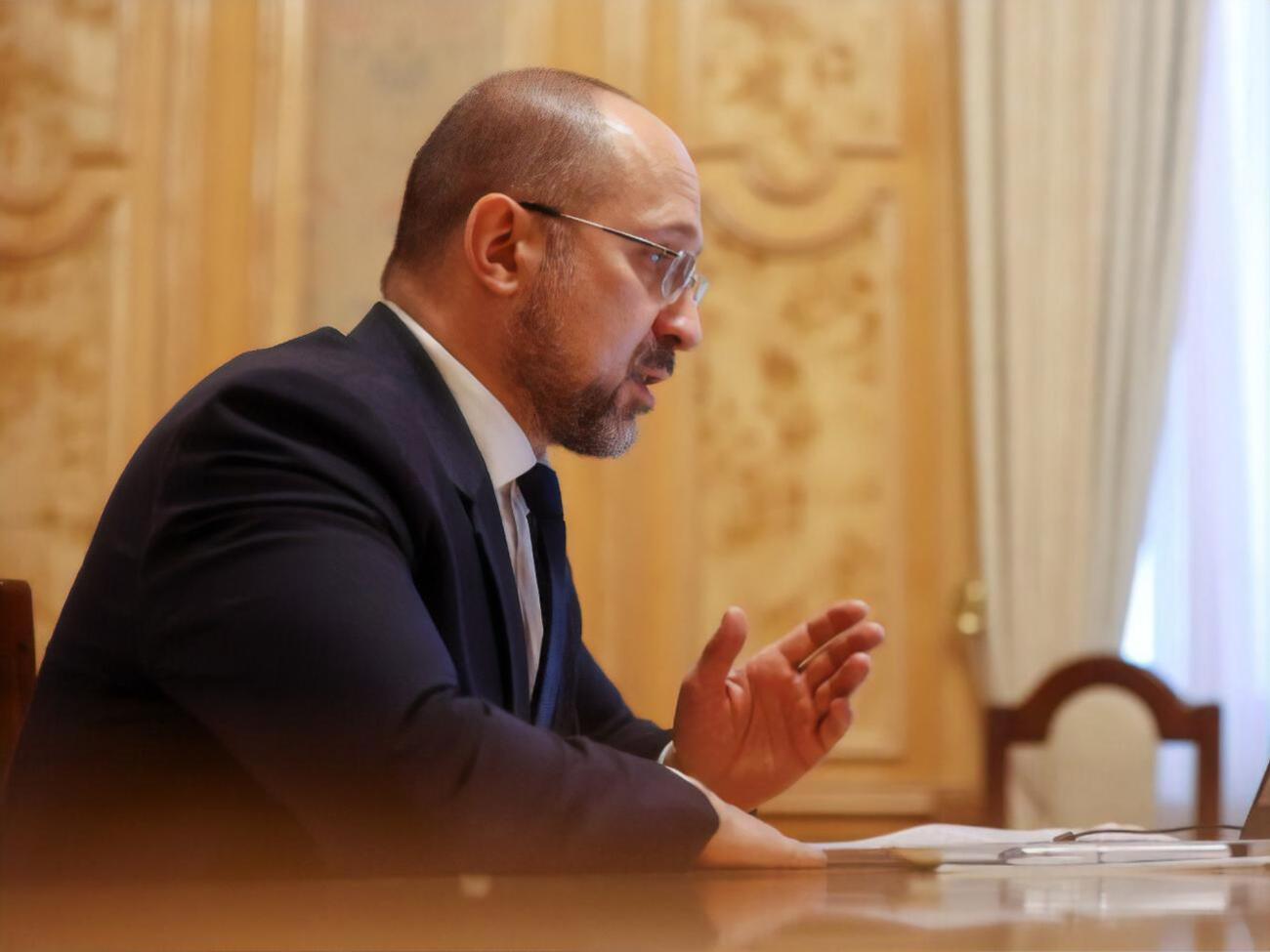 Шмыгаль подчеркнул, что россияне пытаются вызвать среди украинцев панику