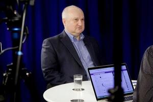 По логике закона о наказаниях для военных, коррупционеры, предатели и коллаборанты будут иметь право на смягчение наказания, а военные – нет