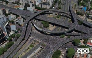 На улицы Буэнос-Айреса вышли 10% населения страны