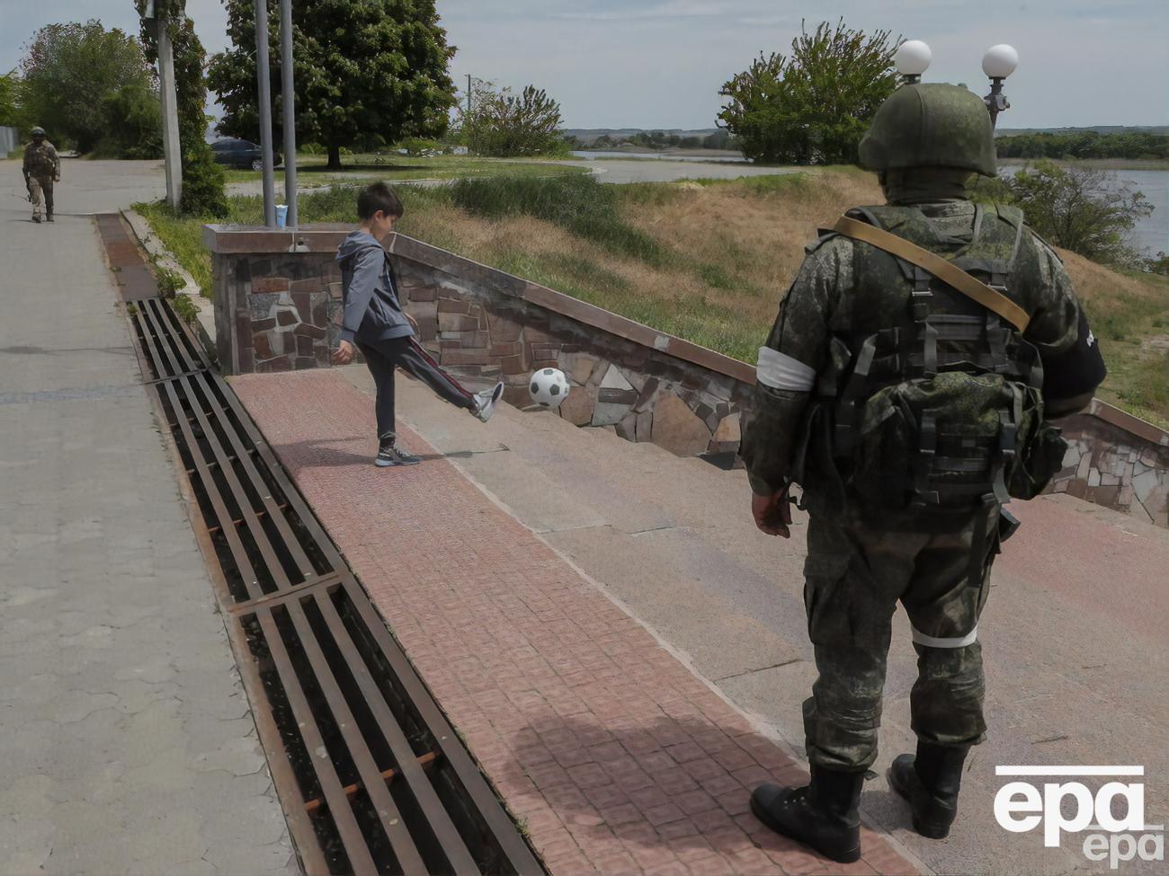 Оккупанты пытаются вывезти украинских детей в Россию