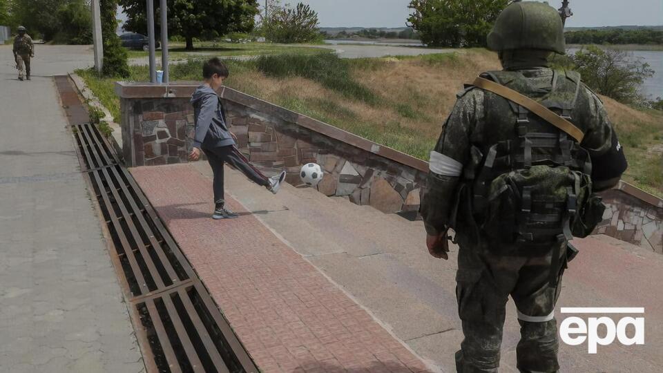 Оккупанты пытаются вывезти украинских детей в Россию