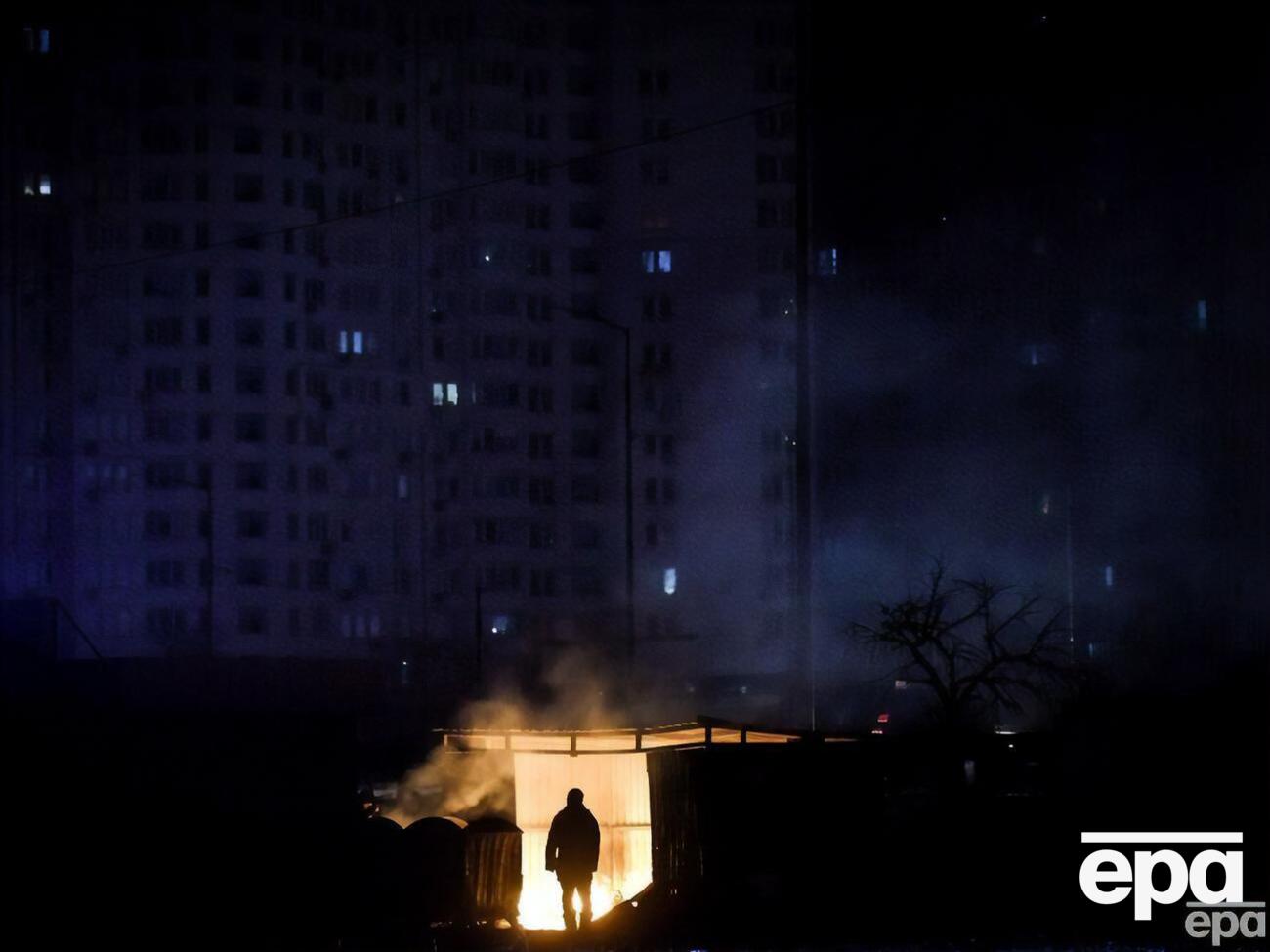 В Киеве есть районы, которые остаются без света с момента последнего обстрела оккупантами 19 декабря, отметил Коваленко