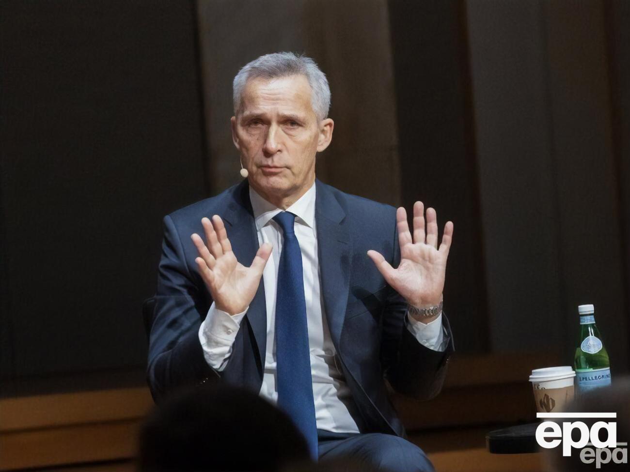 Столтенберг погодився залишитися на посаді генсека НАТО до осені 2023 року через війну, яку Росія розпочала в Україні.