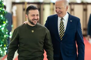 Путін не зможе досягти успіху у війні проти України, вважає Байден (праворуч)