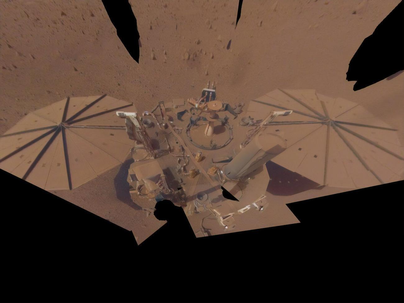 Експерти вважають, що в модуля InSight закінчилася енергія